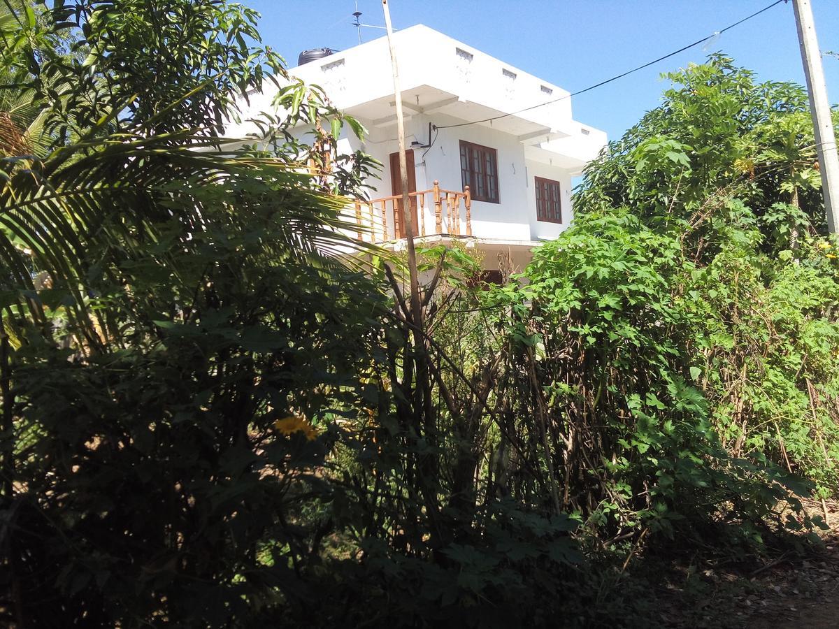 Hotel Whitehouse Tissamaharama Exterior photo